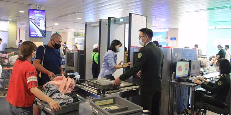 Qua kiểm tra an ninh (security)