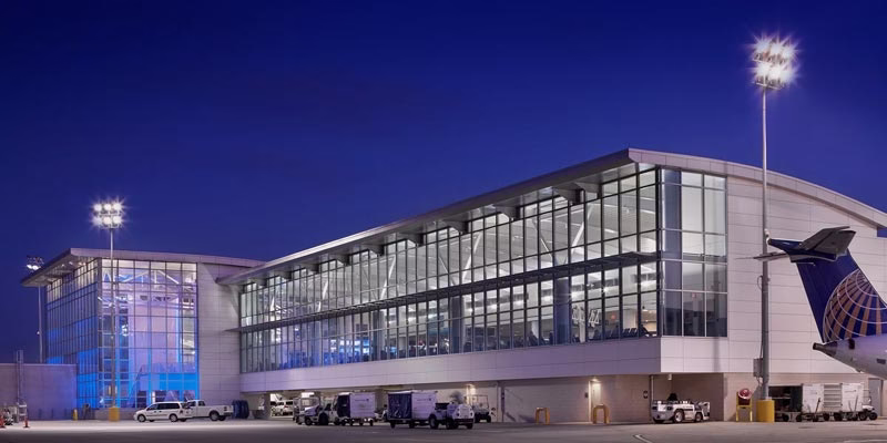 Houston George Bush Intercontinental Airport (IAH)